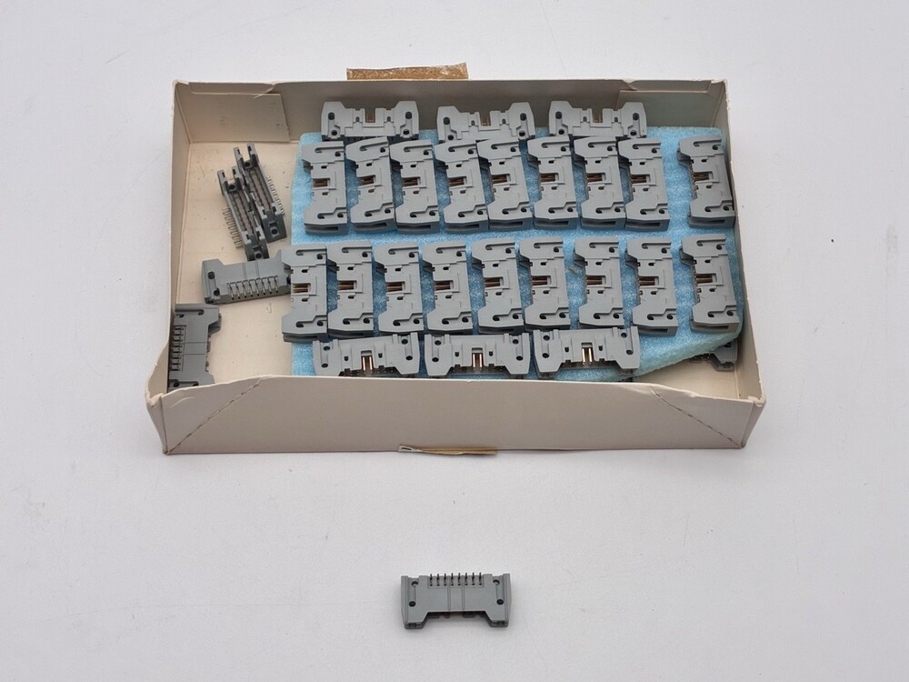 Spectra-Strip 816-1632-035 SS 816-16 16-Pin Right Angle PCB Connector NOS